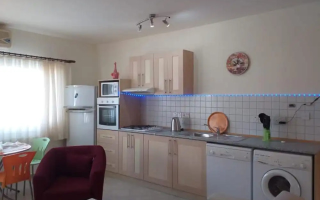Sunrise Beach Club-sleeps 6-aircon-sea View