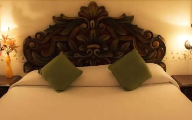 Los Pilares Hotel