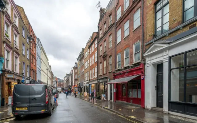 Soho & Covent Garden Apartment, Sleeps 3