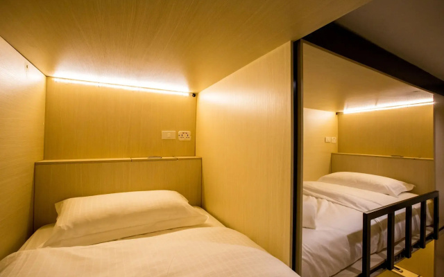Bed To Bangkok - Hostel
