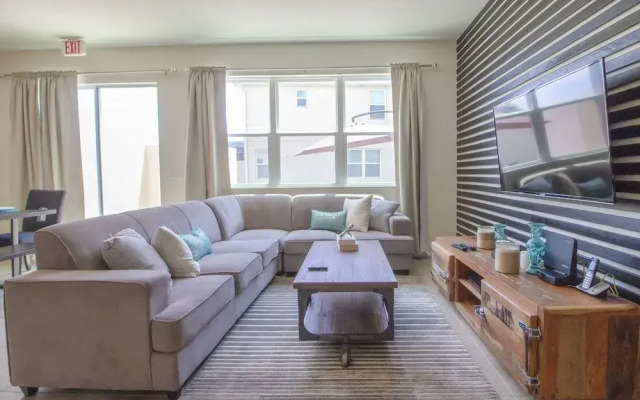 Compass Bay 3133