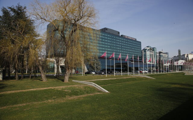 Отель Crowne Plaza Belgrade Сербия, Белград - отзывы, цены и фото номеров - забронировать отель Crowne Plaza Belgrade онлайн спортивное сооружение