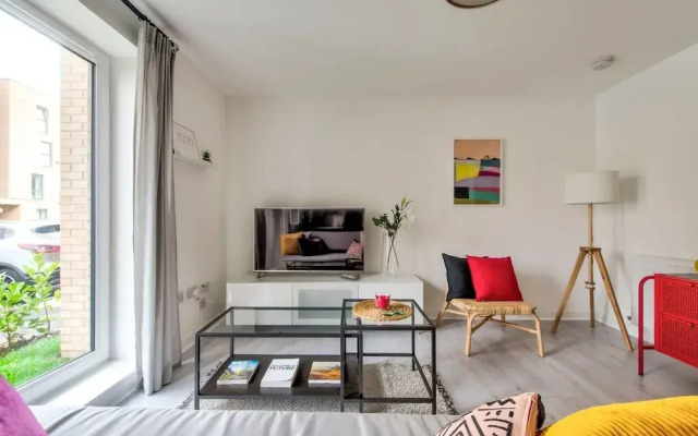 Bright 2BR Home Near Royal Mile