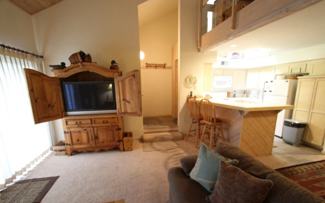 Snowcreek #562 3 Bedroom Condo