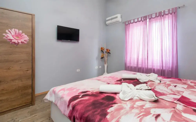 Beautiful Home in Pula With Wifi and 5 Bedrooms