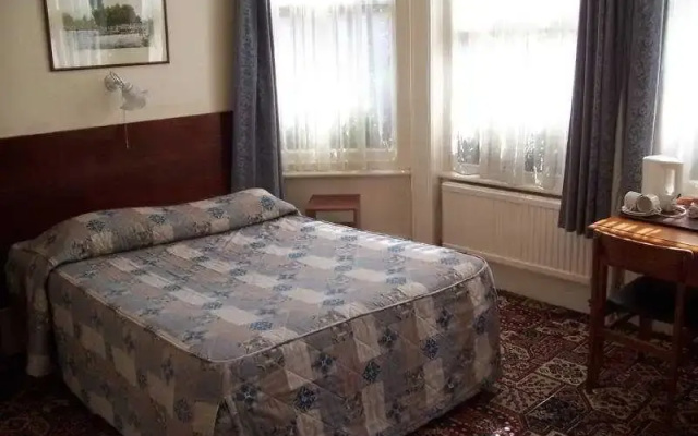Queens Hotel