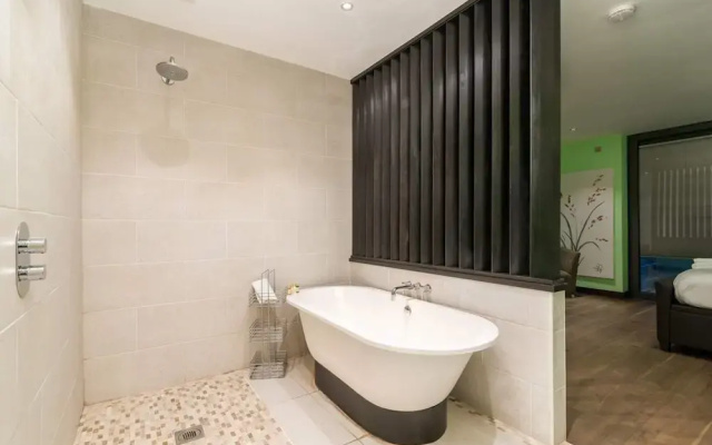 Beautiful 3BR Mews Home, 5min From Paddington