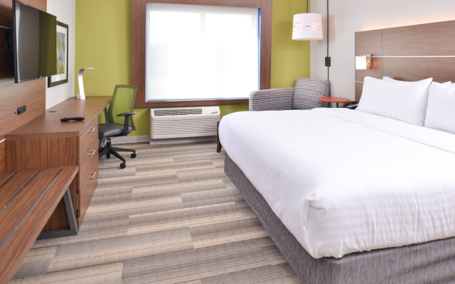 Holiday Inn Express & Suites Omaha Airport