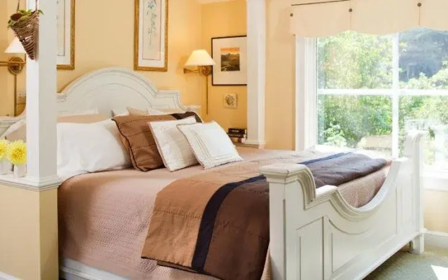 Bufflehead Cove Inn