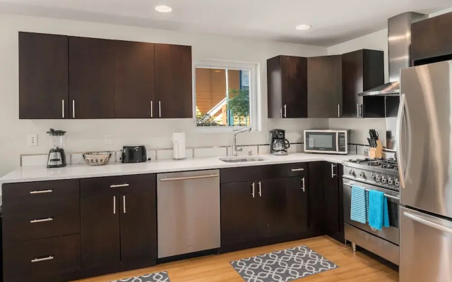 Seattle Vacation Home-18th Ave Townhome