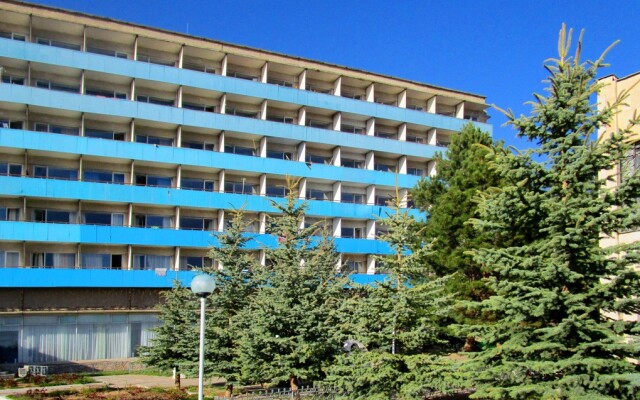 Отель Голубой Иссык-Куль вид на фасад