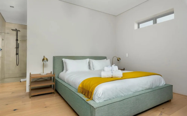 Modern 2bed Apt in Green Point Cape Town Nobelium
