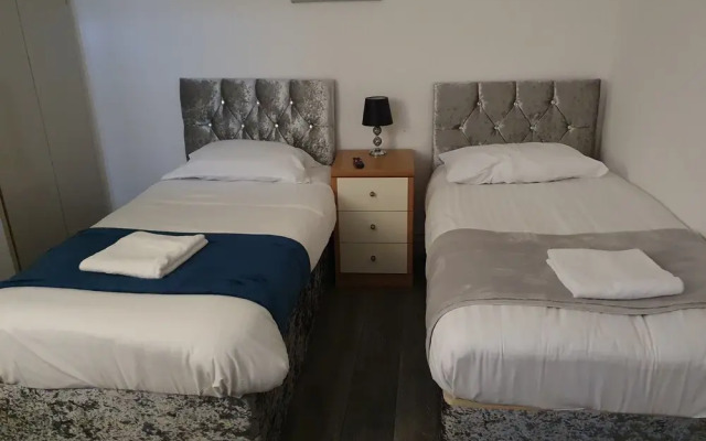 Deluxe Three bed Suite in Liverpool City Center