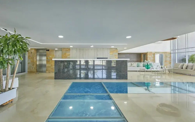 Artsy Oceanview Condo W Incredible Rooftop Pool