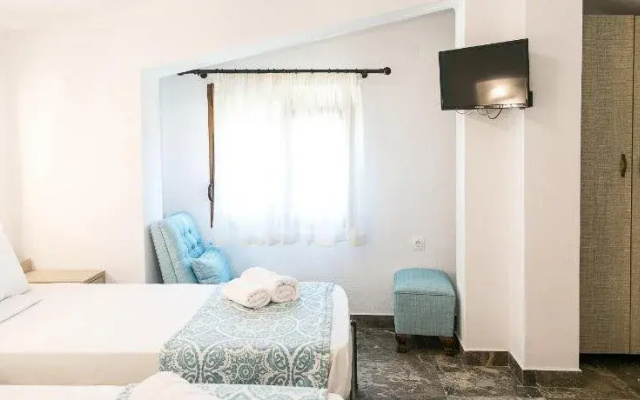 Alexandros Hotel Apartments