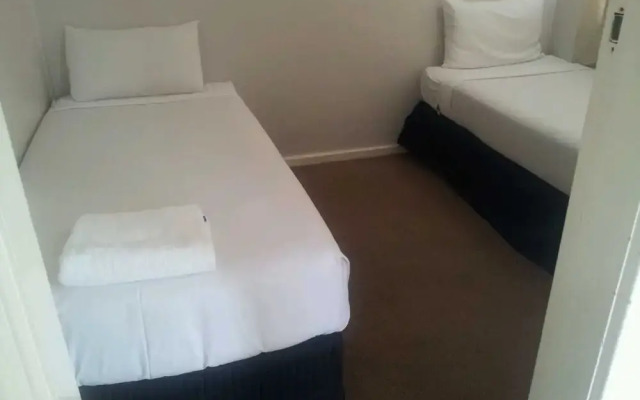 Blue Pacific Motel Swansea