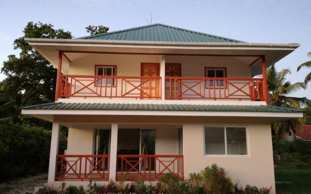 Lucy's guesthouse in La Digue, Seychelles from 99$, photos, reviews - zenhotels.com hotel front