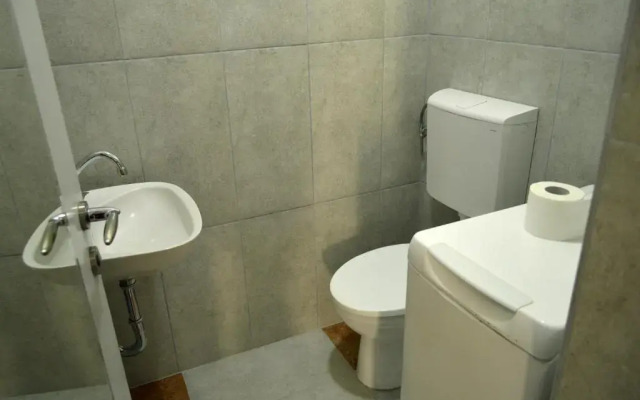 Community Park Apartment