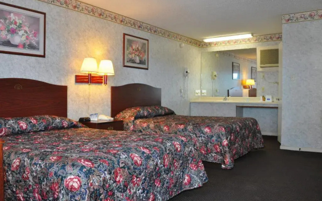 Merrimac Inn & Suites