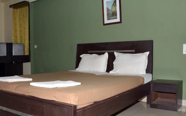 Hotel Z Square