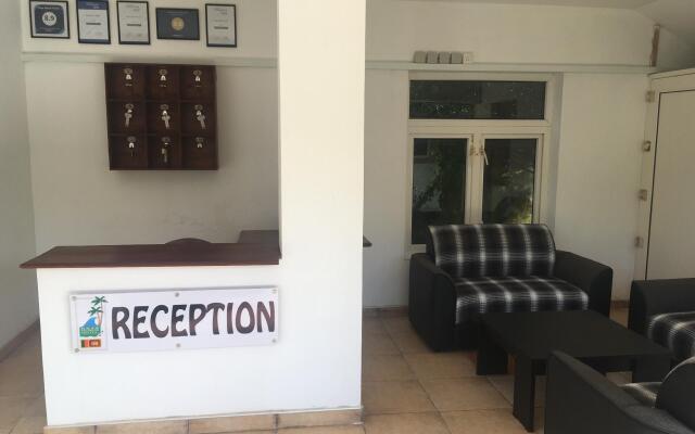 Raja Beach Hotel вид на фасад