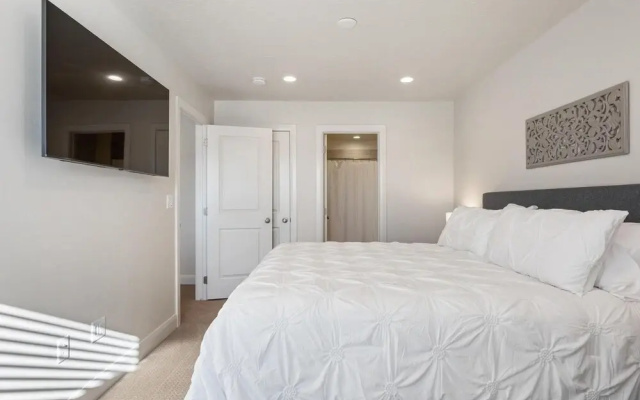 Holiday Hideaway 5 Bedroom Townhouse