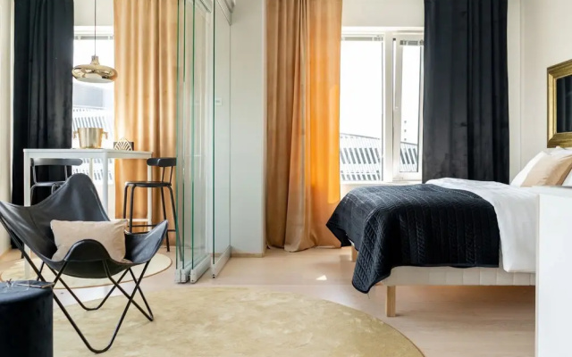 10th floor studio with a great location