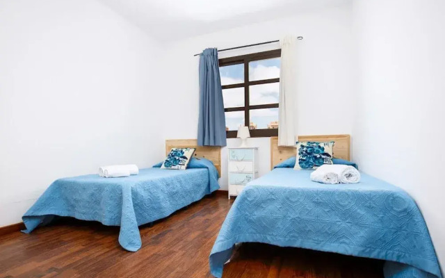 Villa - Sleeps 6 - Pool - Pets Ok - Parking