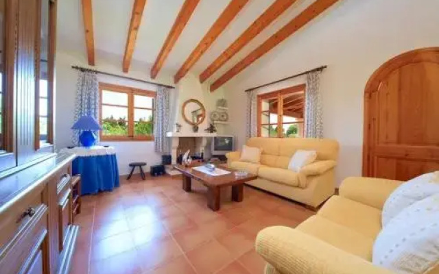 Attractive Villa Pera