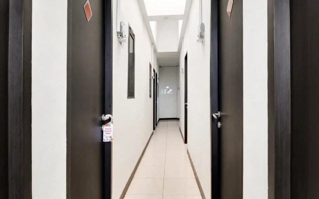 Capital O 3952 Hotel C 18 Cibaduyut
