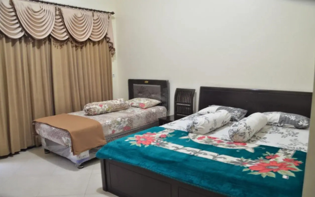Hotel Ratna