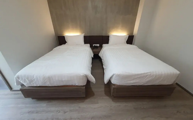 Double D Hotel