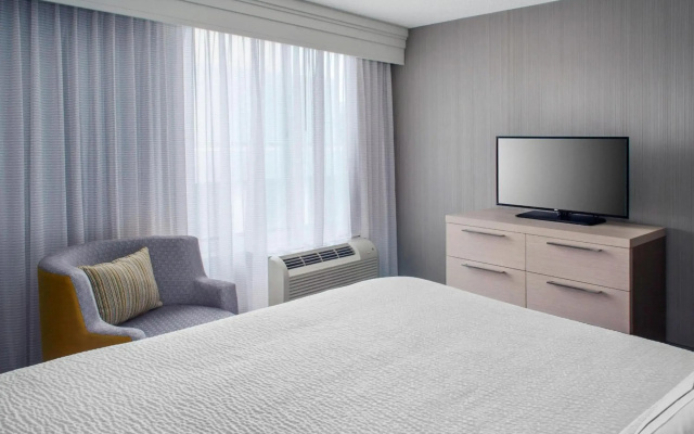 Courtyard by Marriott Charlotte City Center
