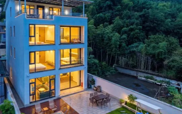 Under Shiziling · Liubai Homestay (OMG Heartbeat Paradise)