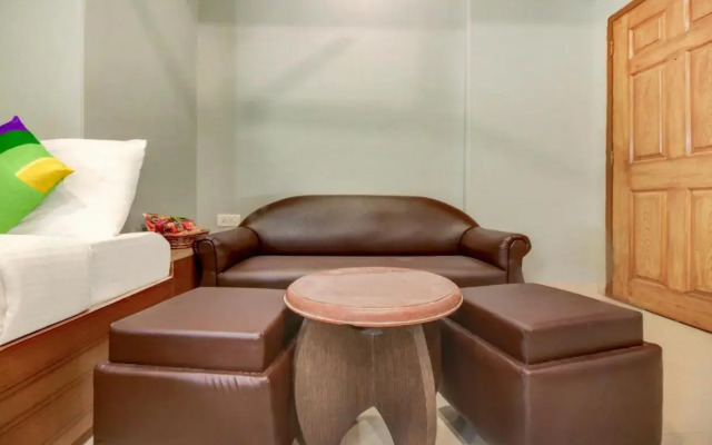 Fabhotel Cruz Royale