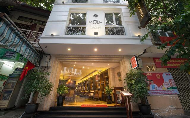 Hanoi La Siesta Diamond Hotel вид на фасад