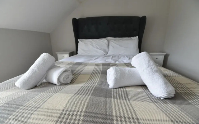 First - Seagate House Apartment