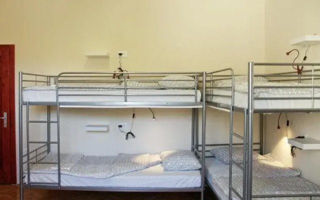 Hostel Yeti