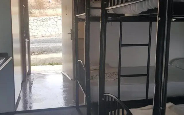 Snow Season Motor Inn
