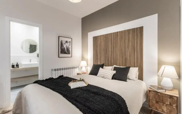 Sevilla - 4 Bedrooms in Trafalgar