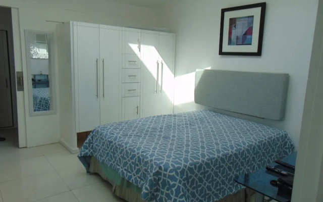 Modern Townhome Prime Location