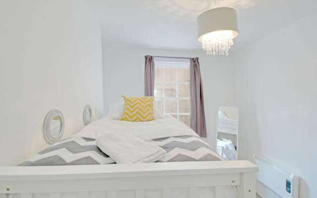 Апартаменты Beside the Seaside Apartment комната для гостей