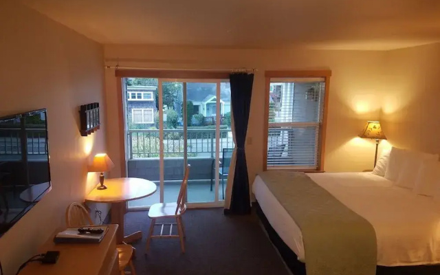 Sea Breeze Court