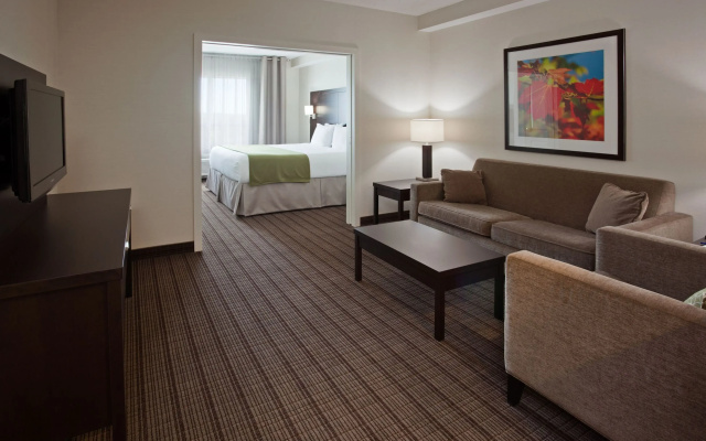 Holiday Inn Express New Liskeard