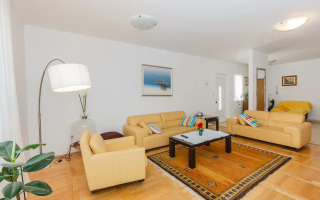 House Sanda