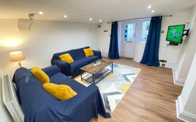 Westons Hideaway, 2 Bed, Free Parking, 6 Mins Walk To Beach,