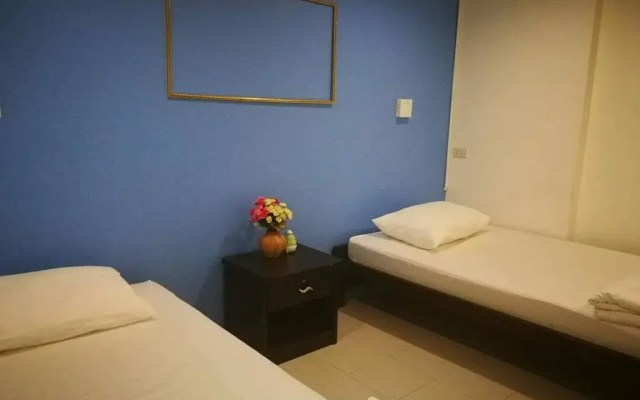 Baan Na Hostel