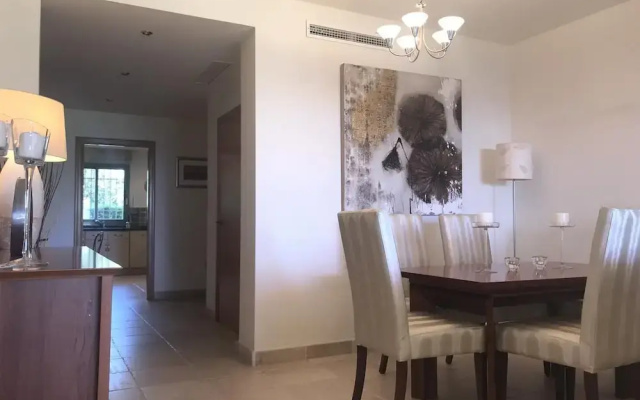 Apartment with Sea Views and Own Garden