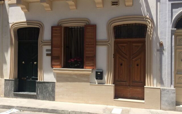 Отель Pawlu Accomodations вид на фасад