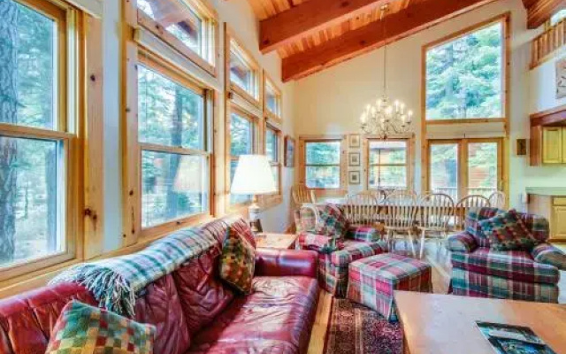 1225 Gold Bend